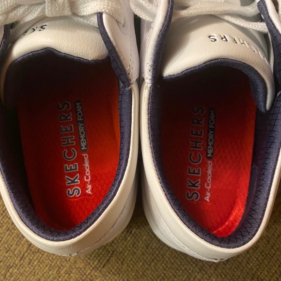 ❣️EUC- WHITE & NAVY STREET CLEATS 2  SNEAKERS - Picture 12 of 12